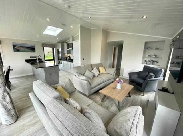 *Luxury Holiday Home With Hot Tub Close To Beach* Penally Eksteriør bilde