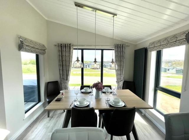 *Luxury Holiday Home With Hot Tub Close To Beach* Penally Eksteriør bilde